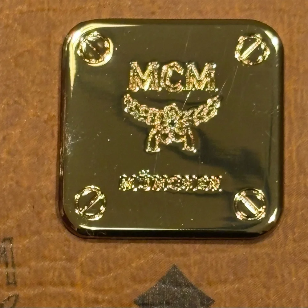 RARE MCM Black Sunglasses with Silver Detailing - Picture 14 of 16